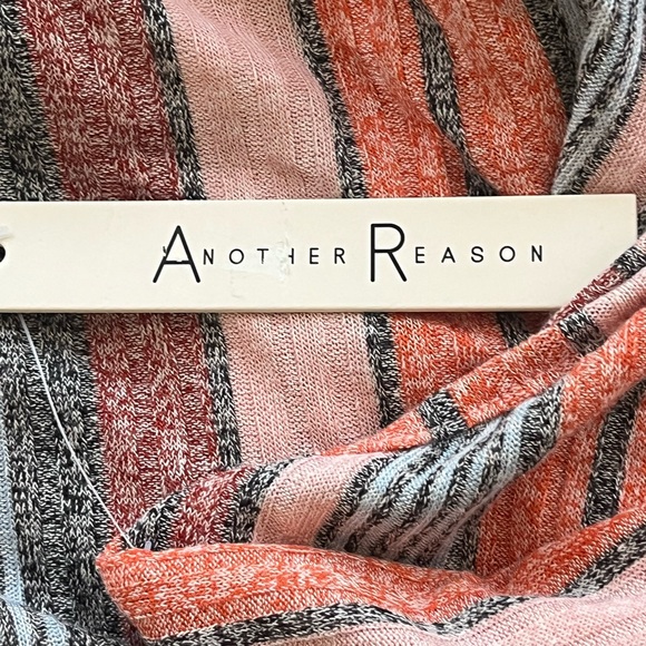 Another Reason Women’s Sleeveless Vertical Striped Top - Size Large - Picture 7 of 8